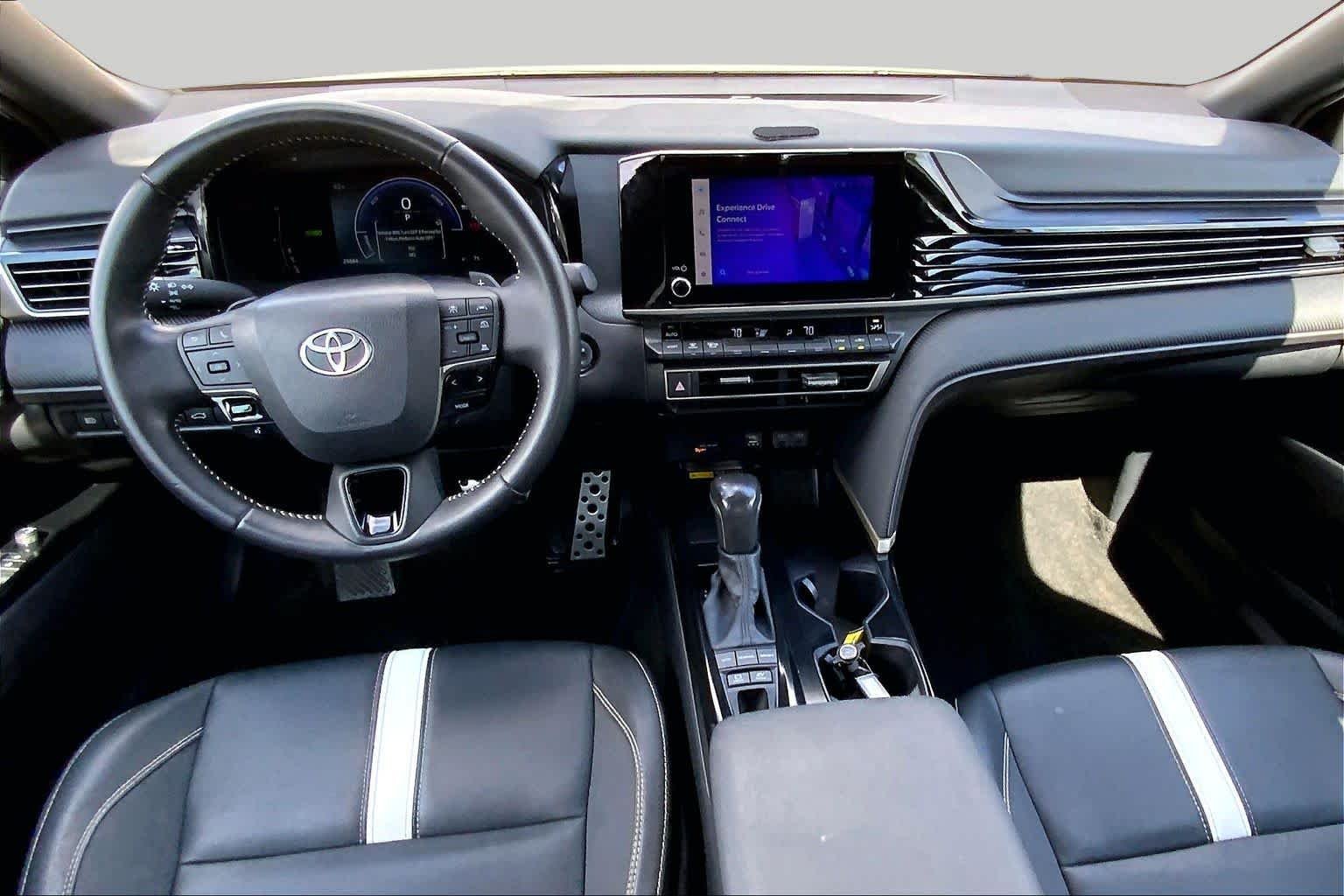 Used 2025 Ice Cap Toyota SE image 15