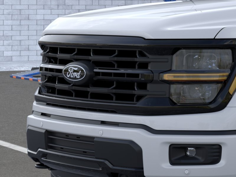 New 2026 Oxford White Ford XLT image 17