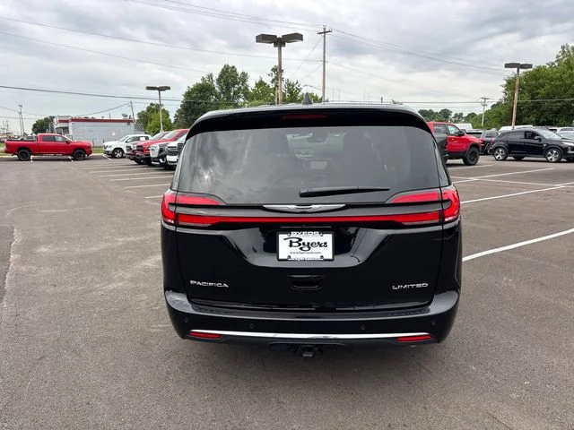 Used 2024 Black Chrysler Limited image 32
