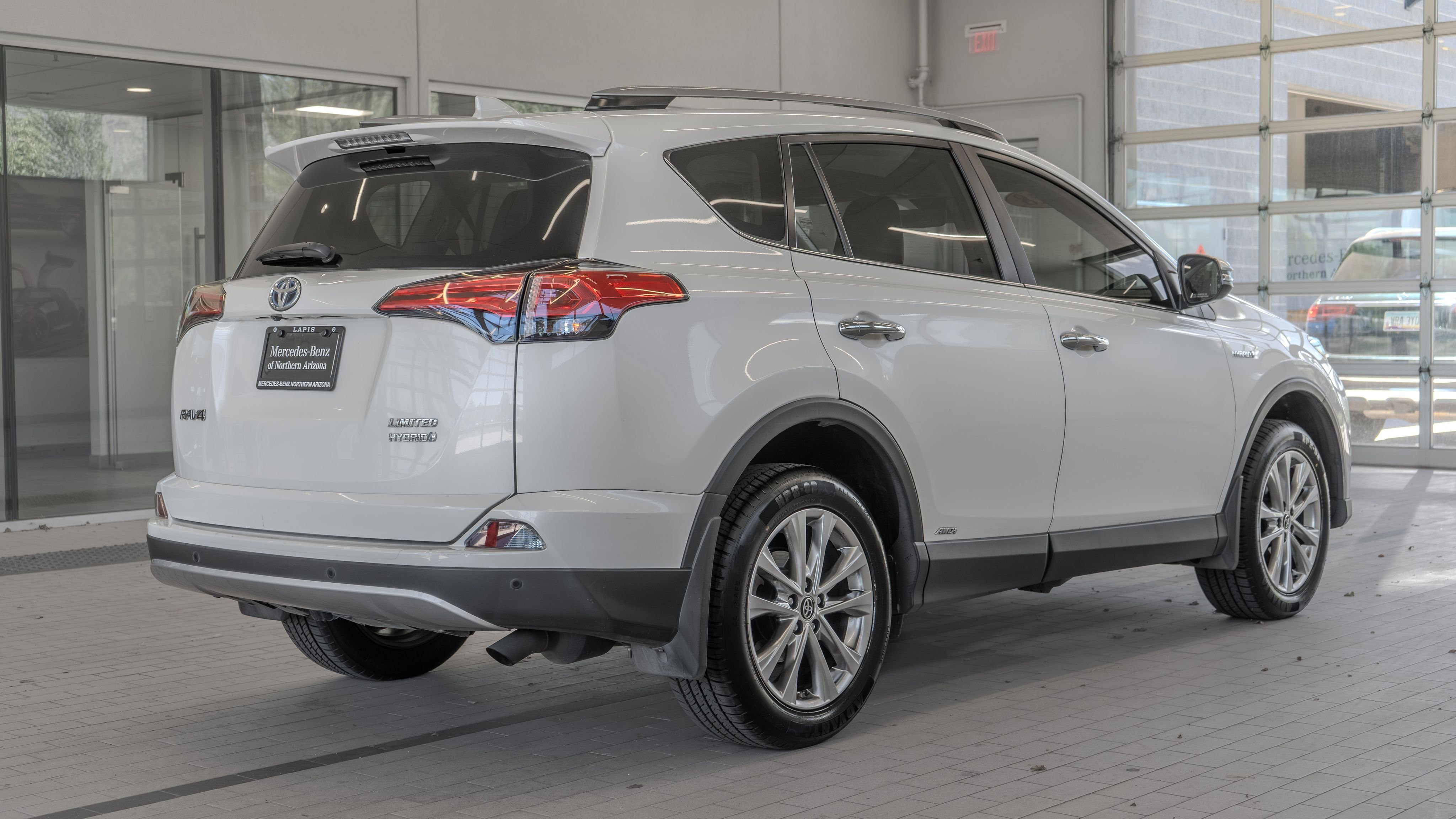 Used 2018 Blizzard Pearl Toyota Limited image 29
