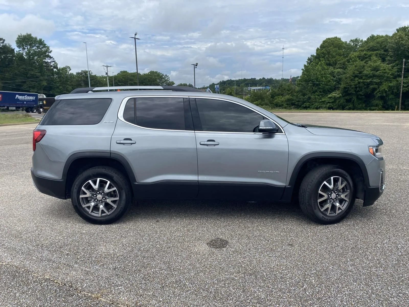 Used 2023 Silver GMC SLE image 8