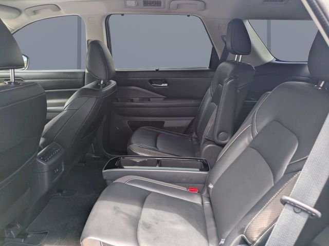 Used 2022 Silver Nissan SL image 14
