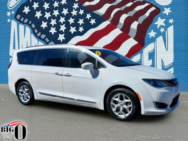2017 Chrysler Pacifica Touring-L