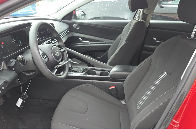 Certified Used 2025 Red Hyundai Blue image 5