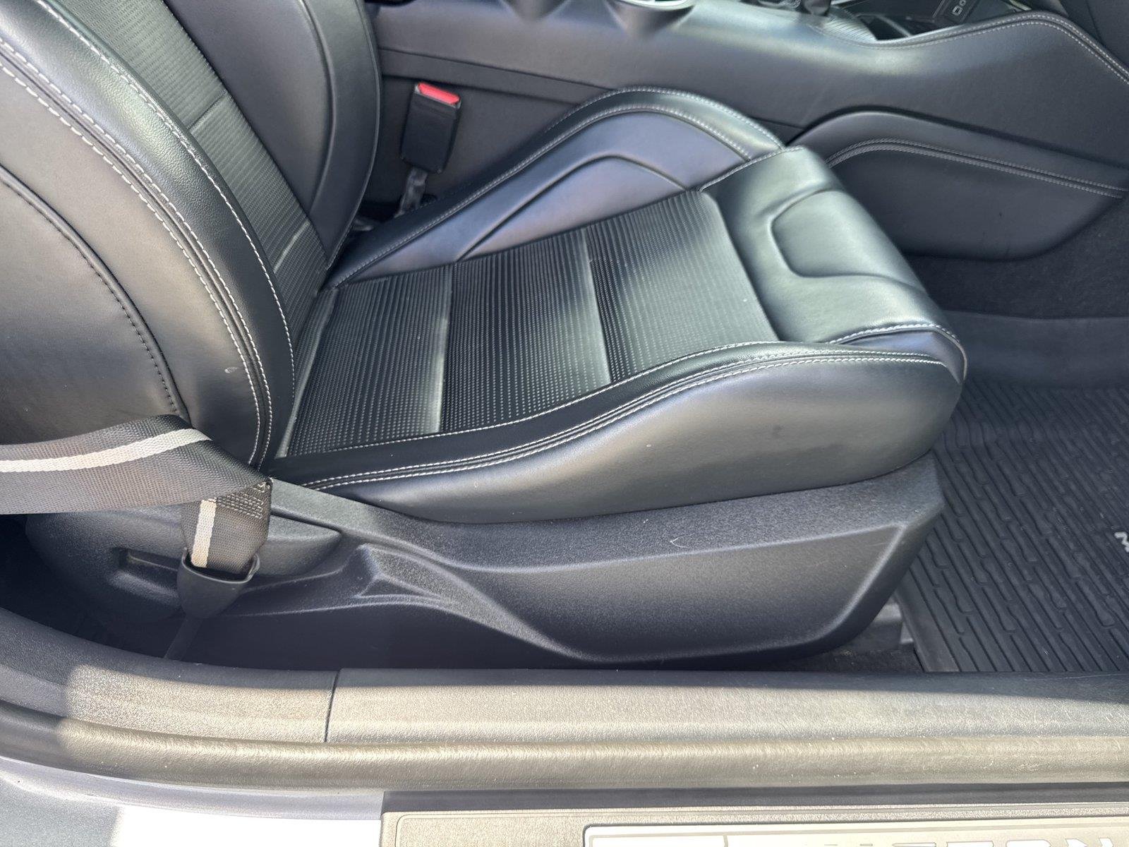 Used 2024 Iconic Silver Ford GT Premium image 32