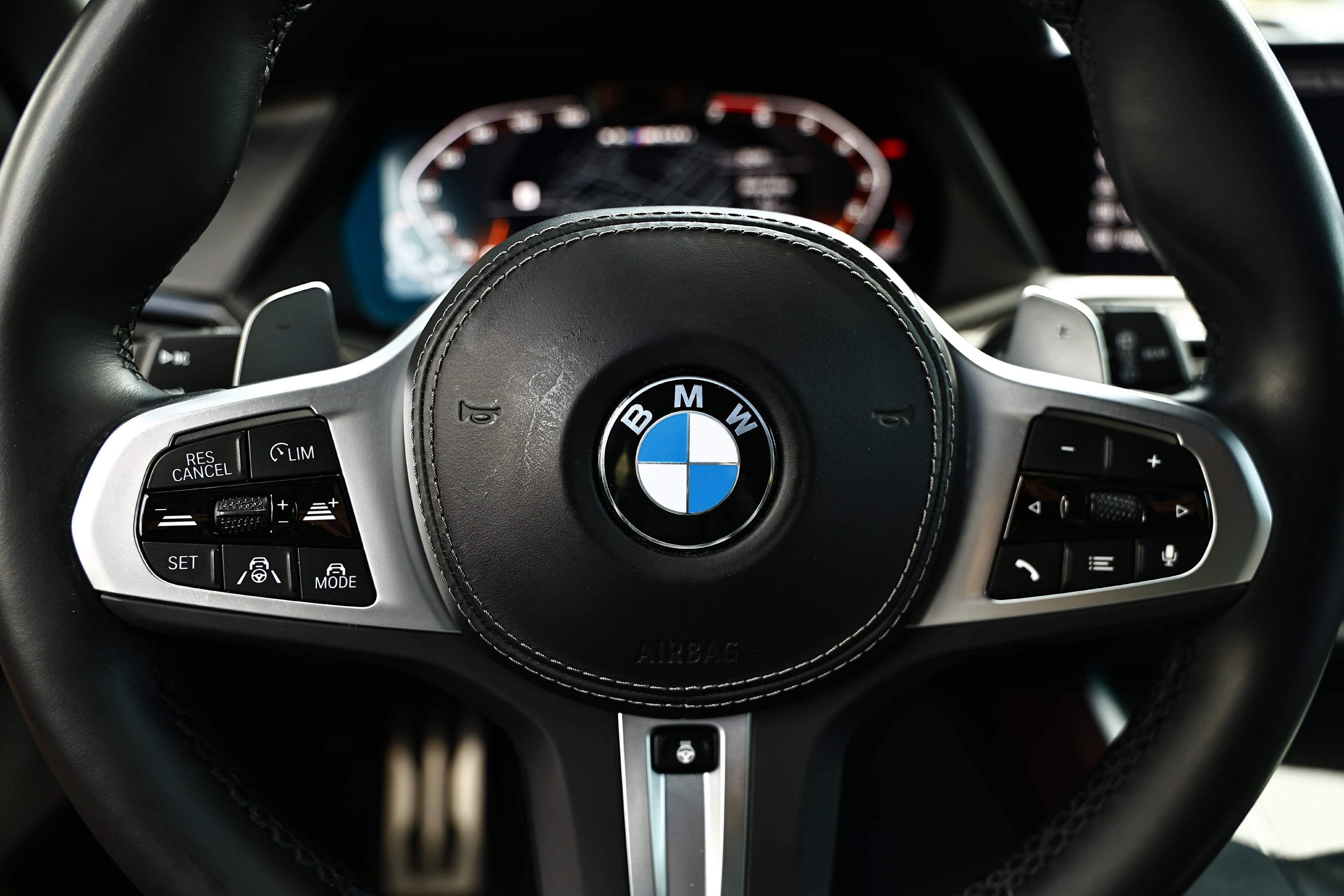 Used 2023 Black Sapphire Metallic BMW M50i image 33