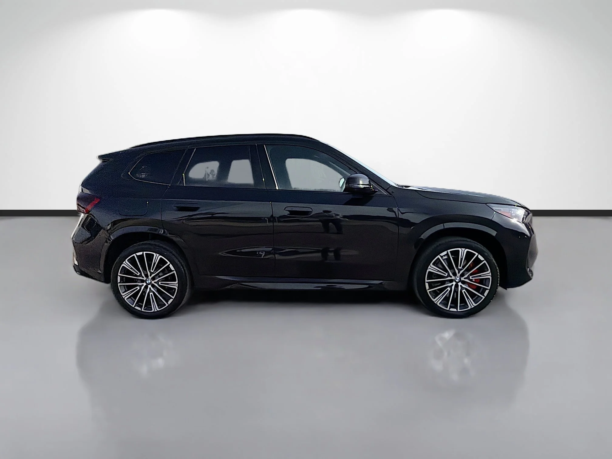 New 2026 Black Sapphire Metallic BMW xDrive28i image 2