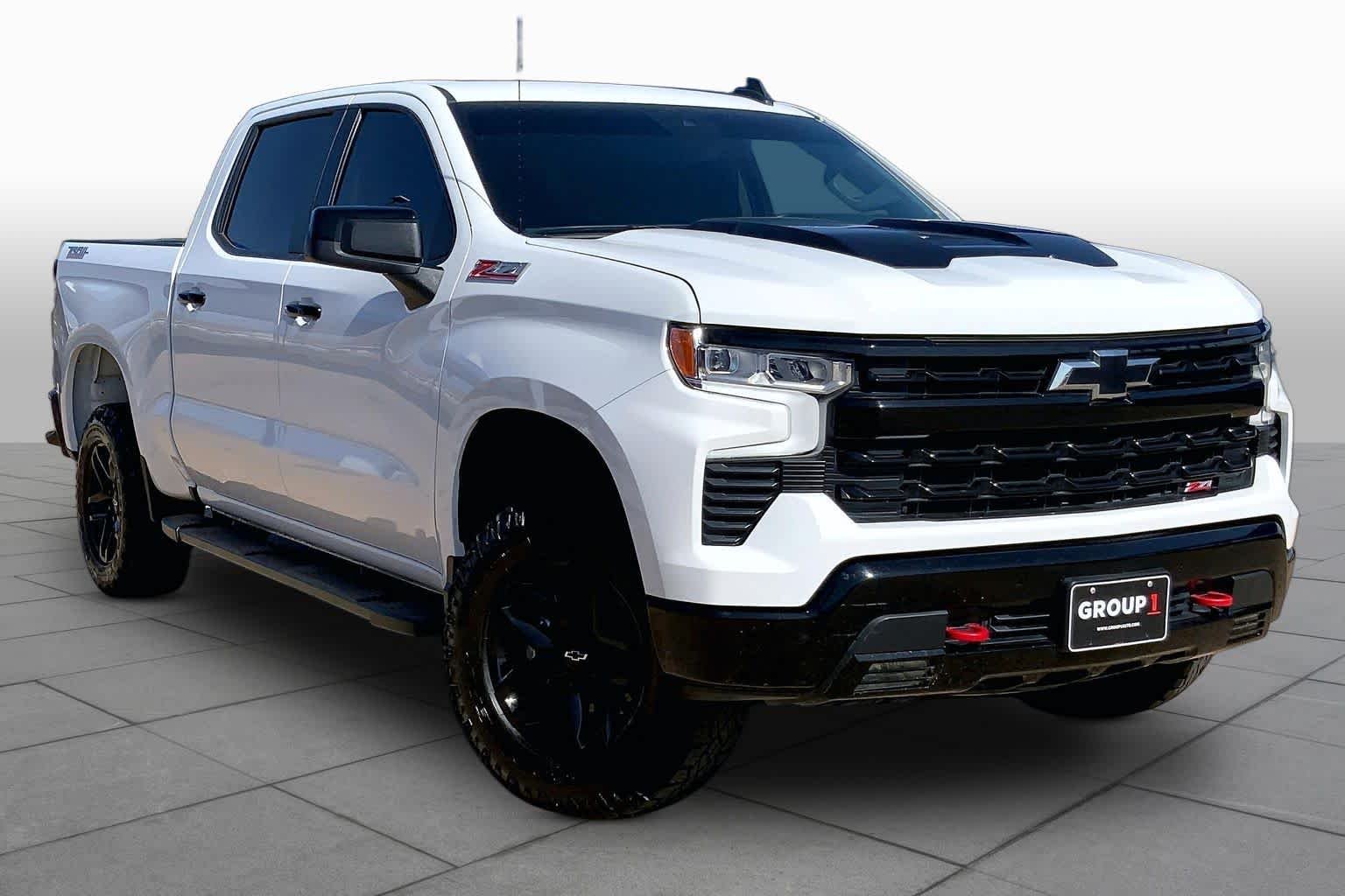 Used 2022 Summit White Chevrolet LT Trail Boss image 3