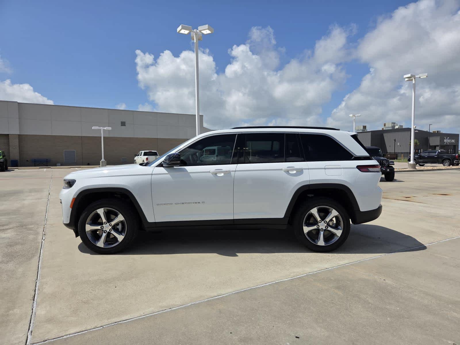 New 2026 Bright White Clearcoat Jeep Limited image 2