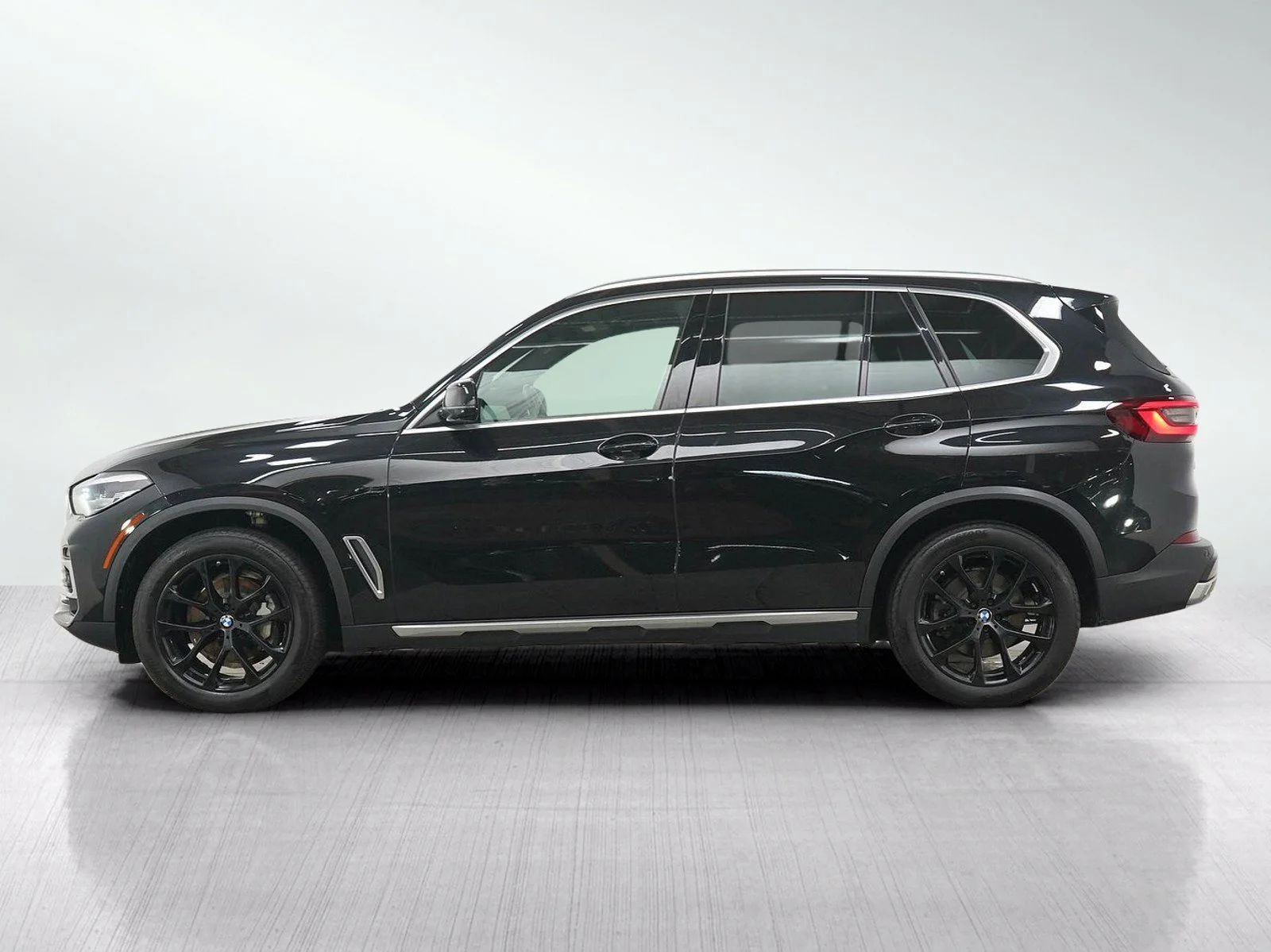 Used 2022 BMW X5 40i with VIN 5UXCR6C0XN9K94512 for sale in Wayzata, Minnesota