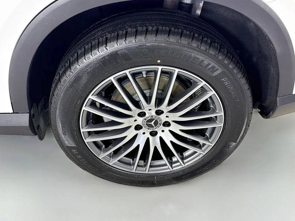 New 2026 Polar White Mercedes-Benz GLC 300 image 30