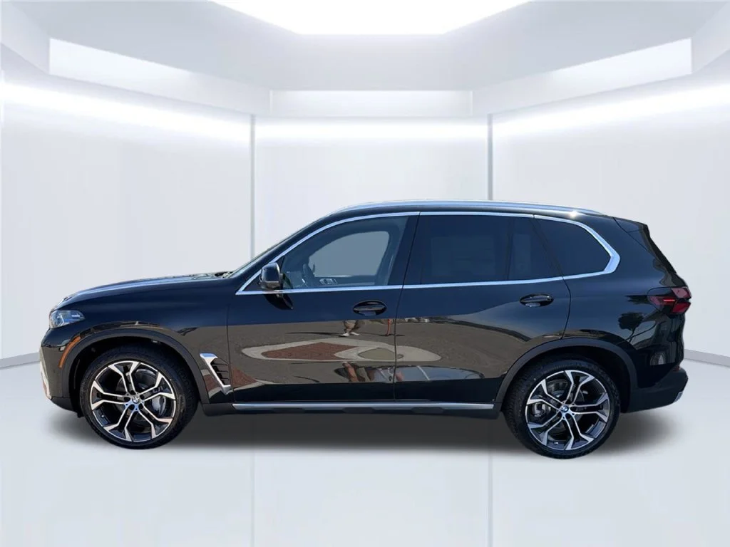 New 2026 Black BMW xDrive40i image 3