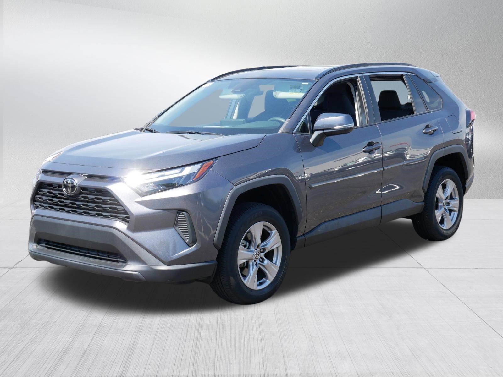 Used 2022 MAGNETIC GRAY M Toyota XLE image 3