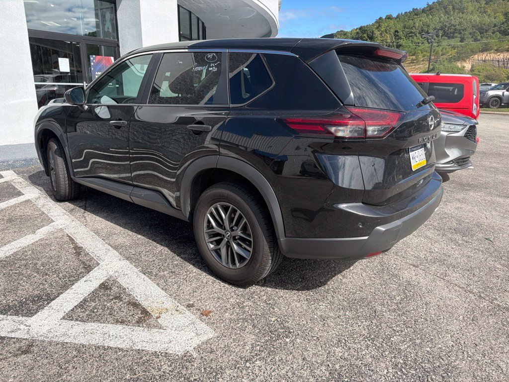 Used 2024 Nissan Rogue S with VIN 5N1BT3AA8RC698423 for sale in Middlesboro, KY