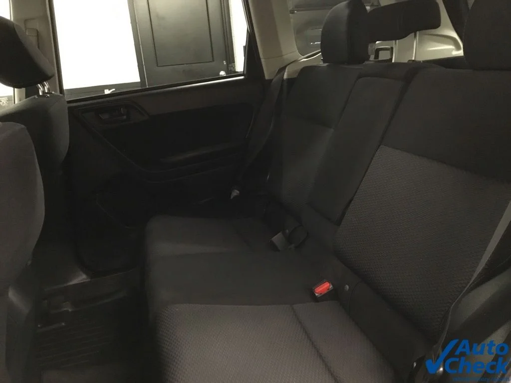 Used 2016 Silver Subaru 2.5i Premium image 29