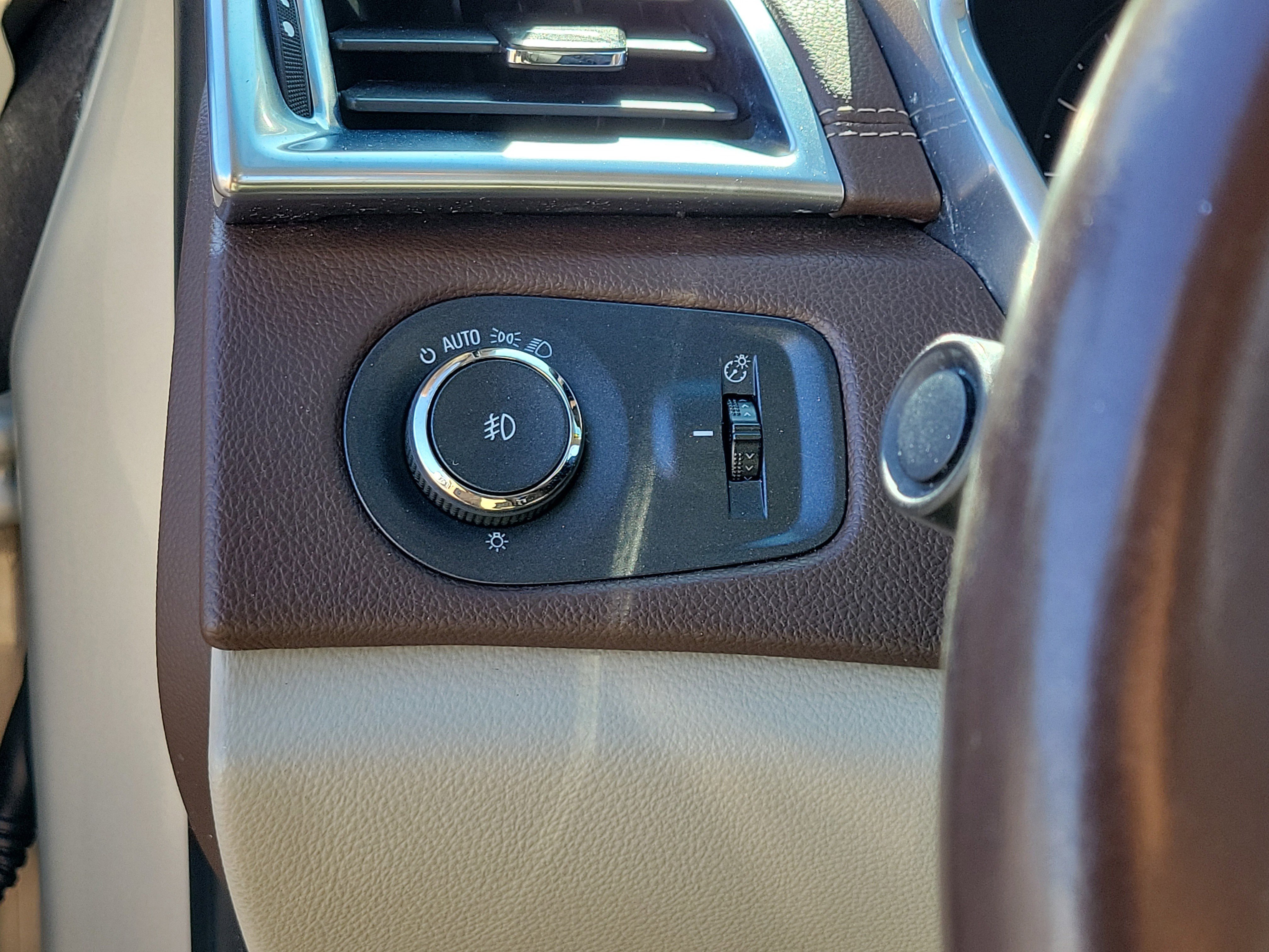 Used 2013 Silver Coast Metallic Cadillac Performance image 26