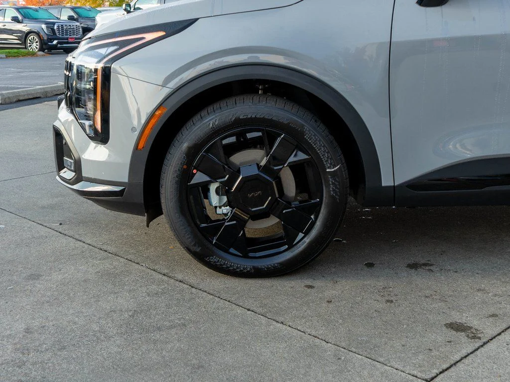 New 2026 Wolf Gray Kia X-Line image 28