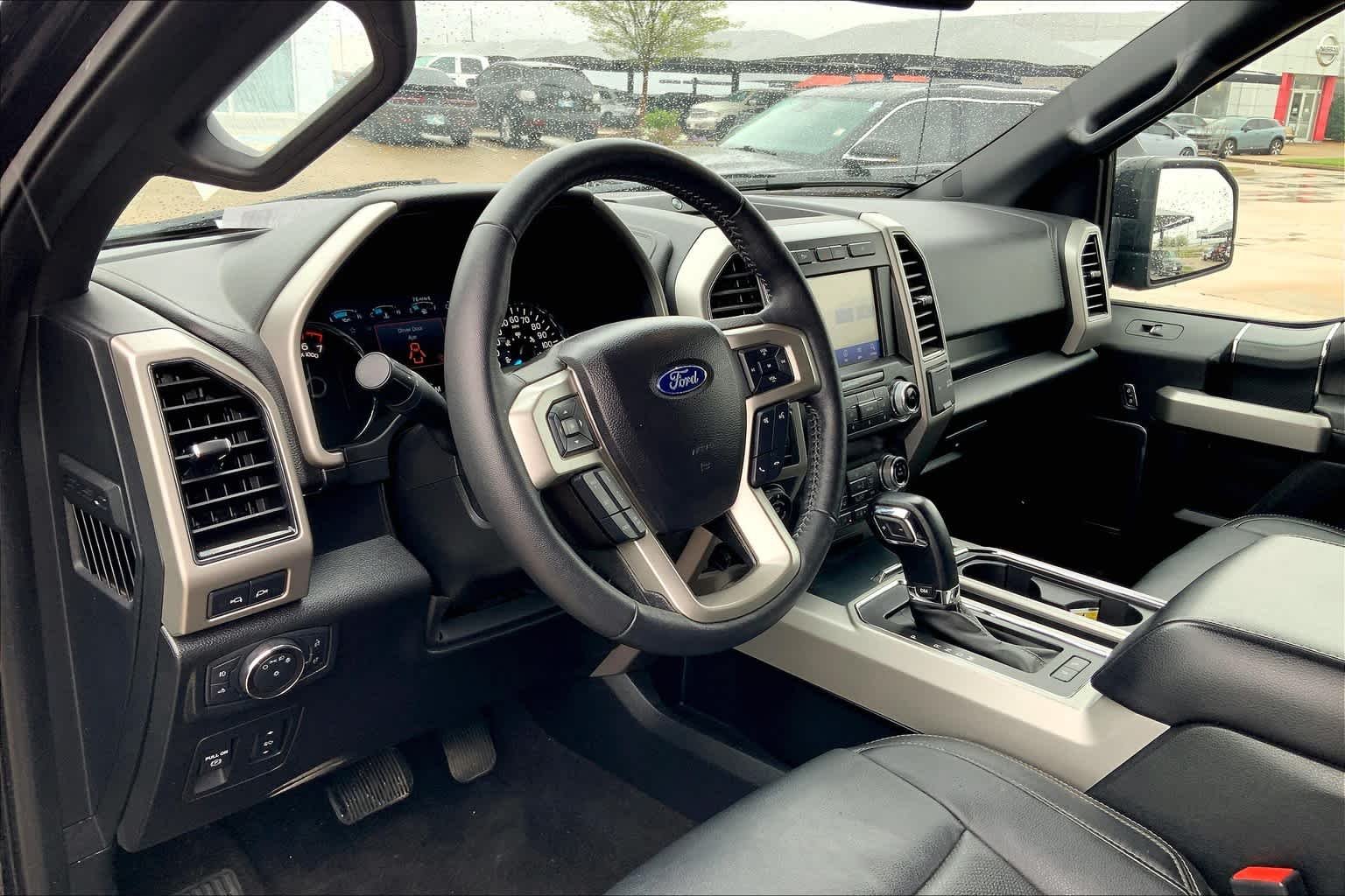 Used 2020 Agate Black Metallic Ford LARIAT image 19