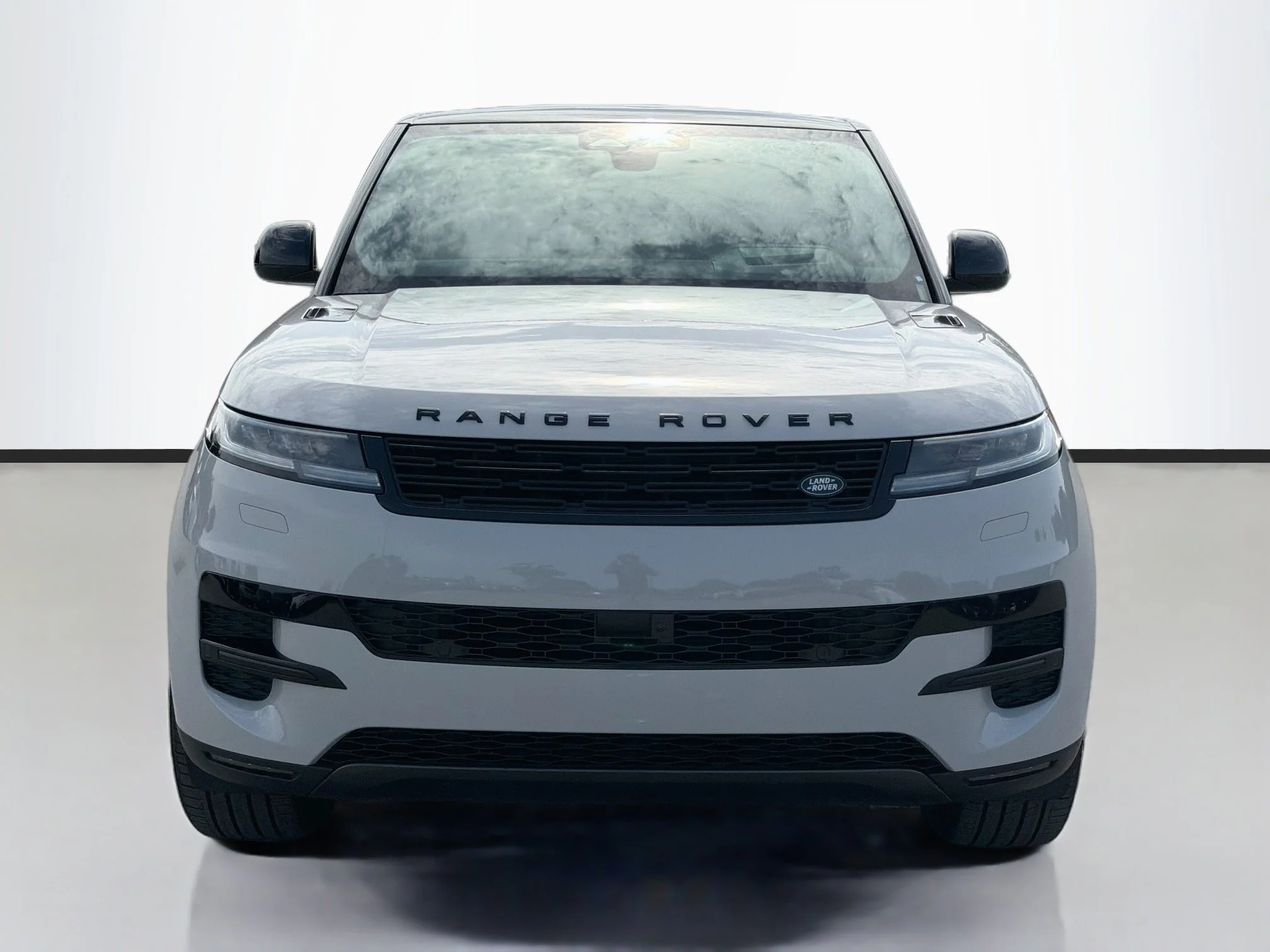 New 2026 Borasco Grey Land Rover SE image 8