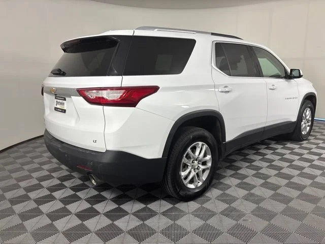 Used 2018 SUMMIT WHITE Chevrolet LT Cloth image 6