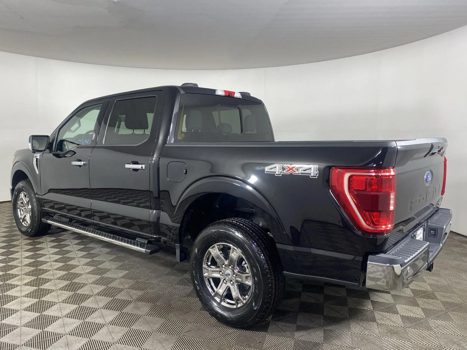 Used 2022 Agate Black Ford XLT image 5
