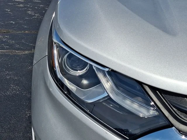 Used 2018 Silver Chevrolet LT image 9