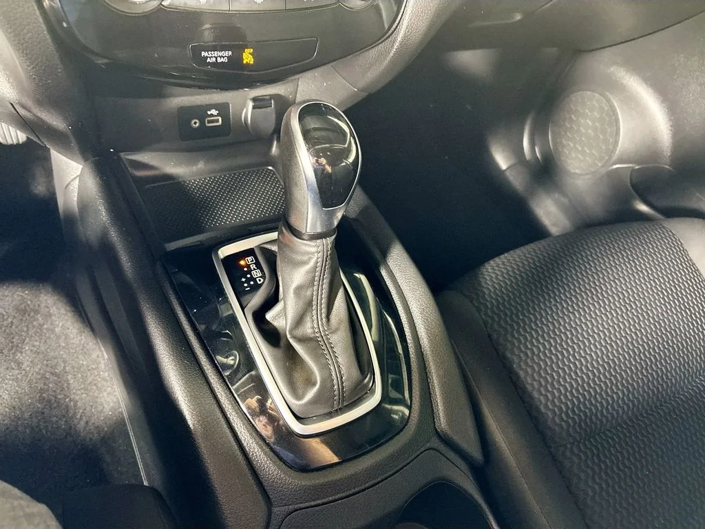 Used 2019 Black Nissan S image 17