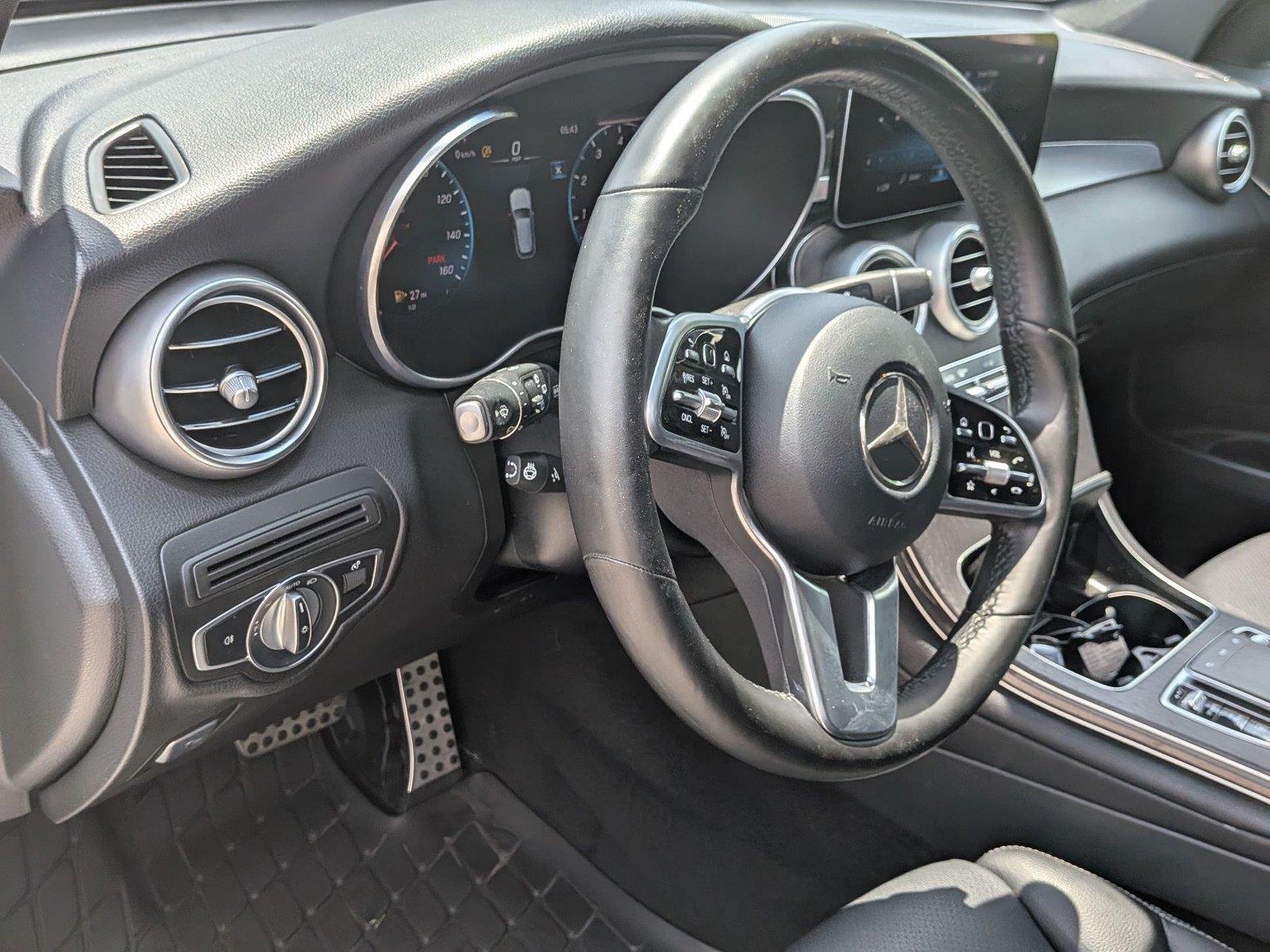 Used 2022 Polar White Mercedes-Benz GLC 300 image 17