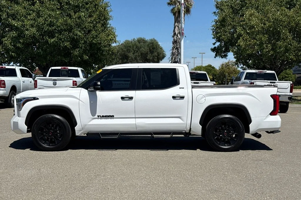 Used 2022 White Toyota SR5 image 10