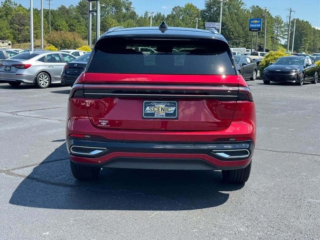 Used 2024 Red Lincoln Reserve image 4