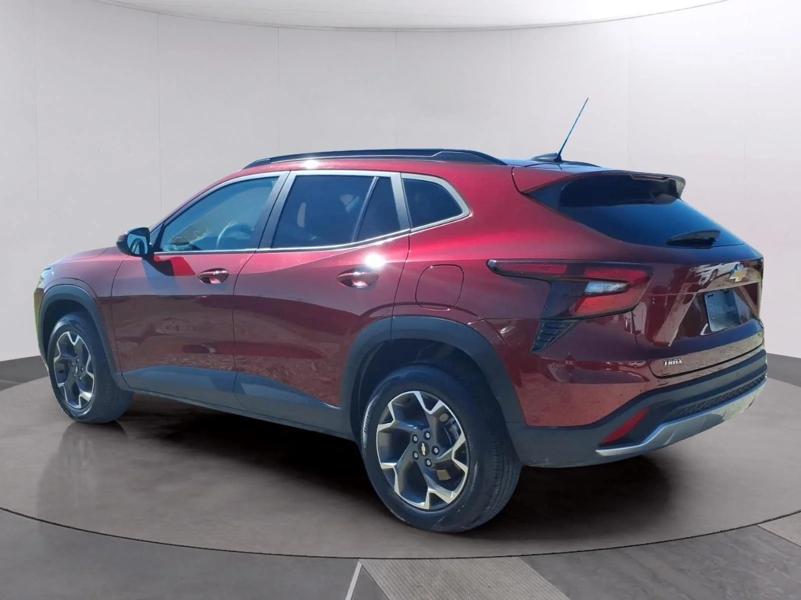 Used 2025 Crimson Metallic Chevrolet LT image 3