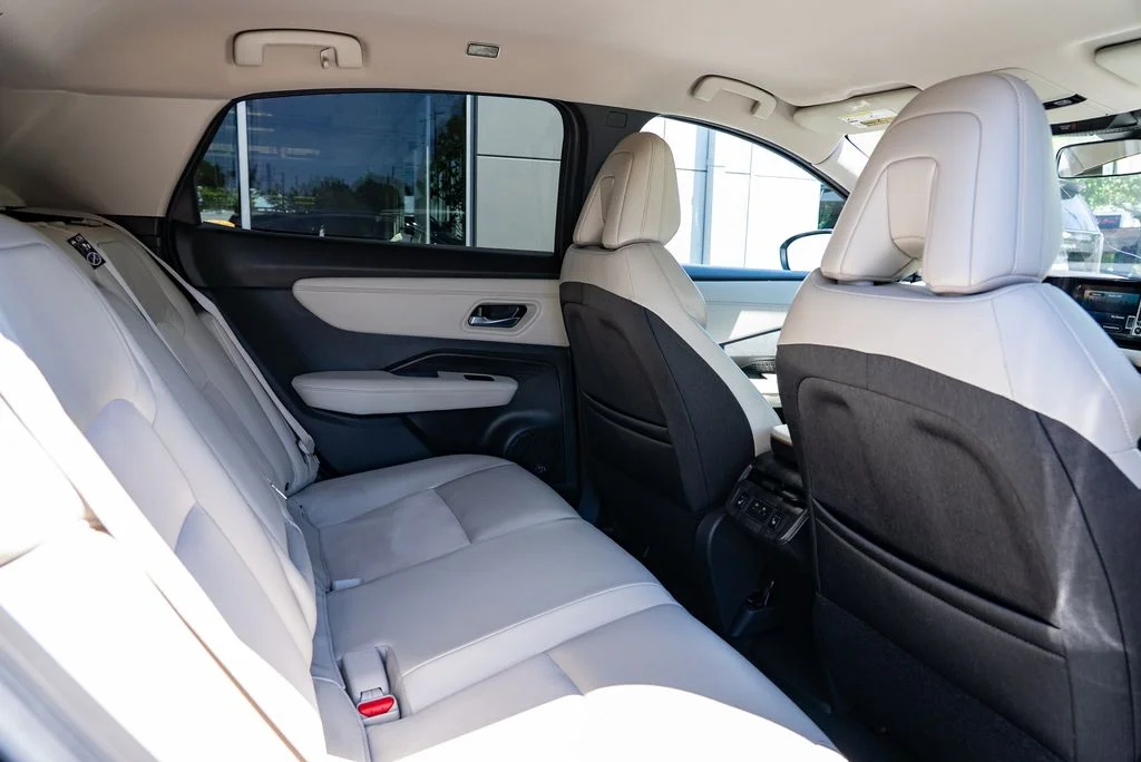 Used 2023 Black Nissan ENGAGE image 25