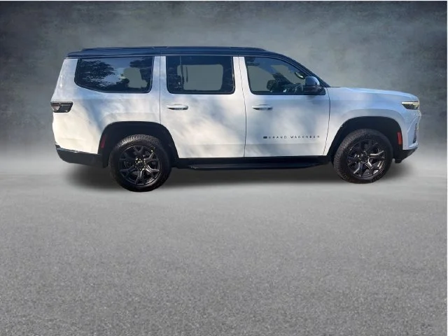 New 2027 Bright White Clear-Coat Paint Jeep Upland image 8