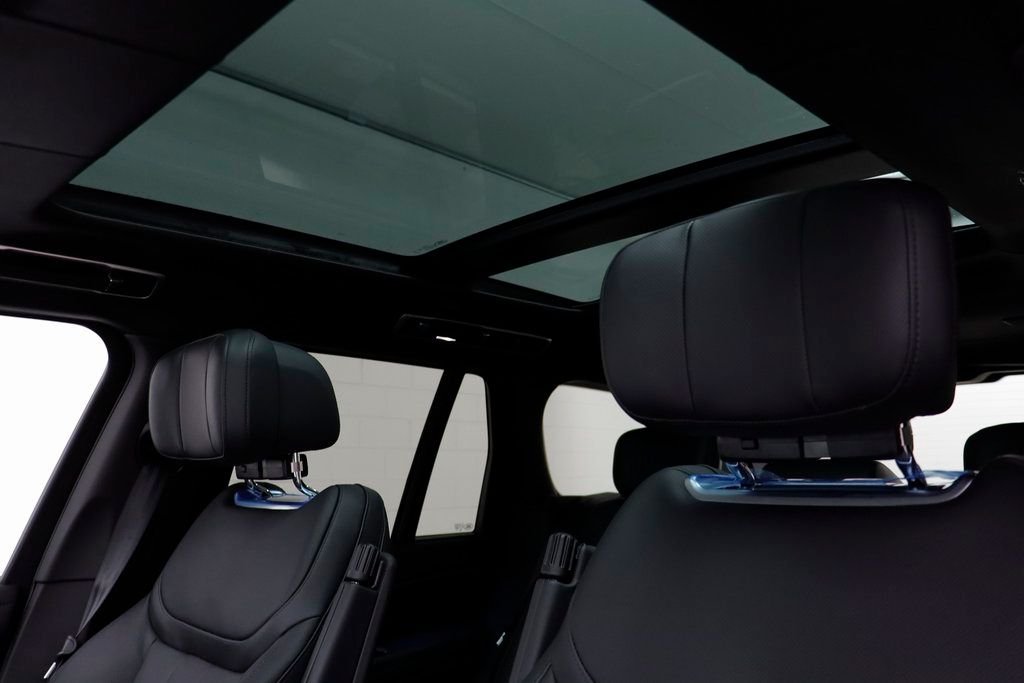 New 2026 Petrolix Blue LAND ROVER Autobiography image 17