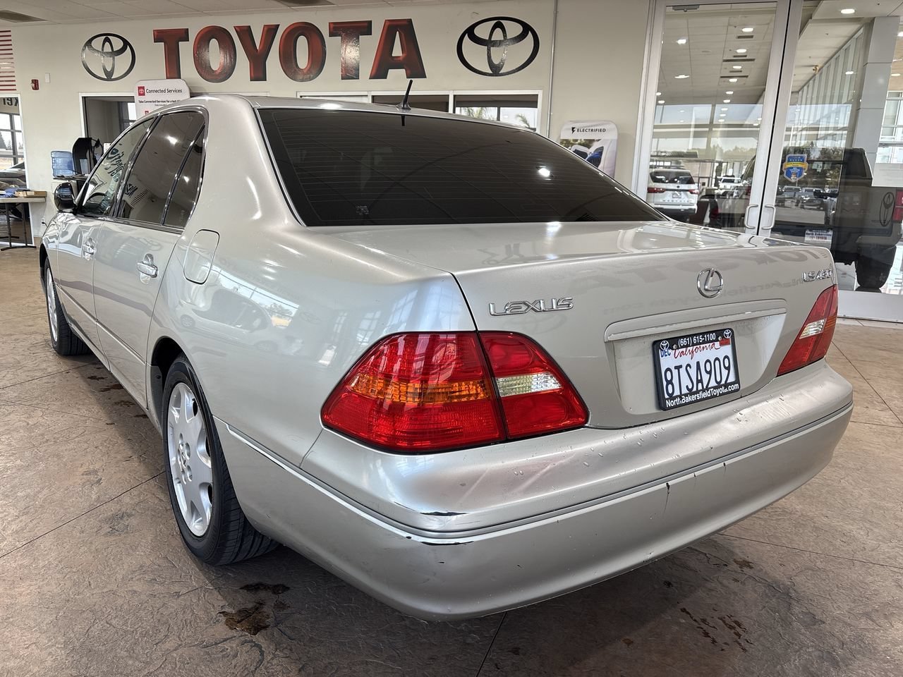 Used 2003 Silver Lexus 430 image 8