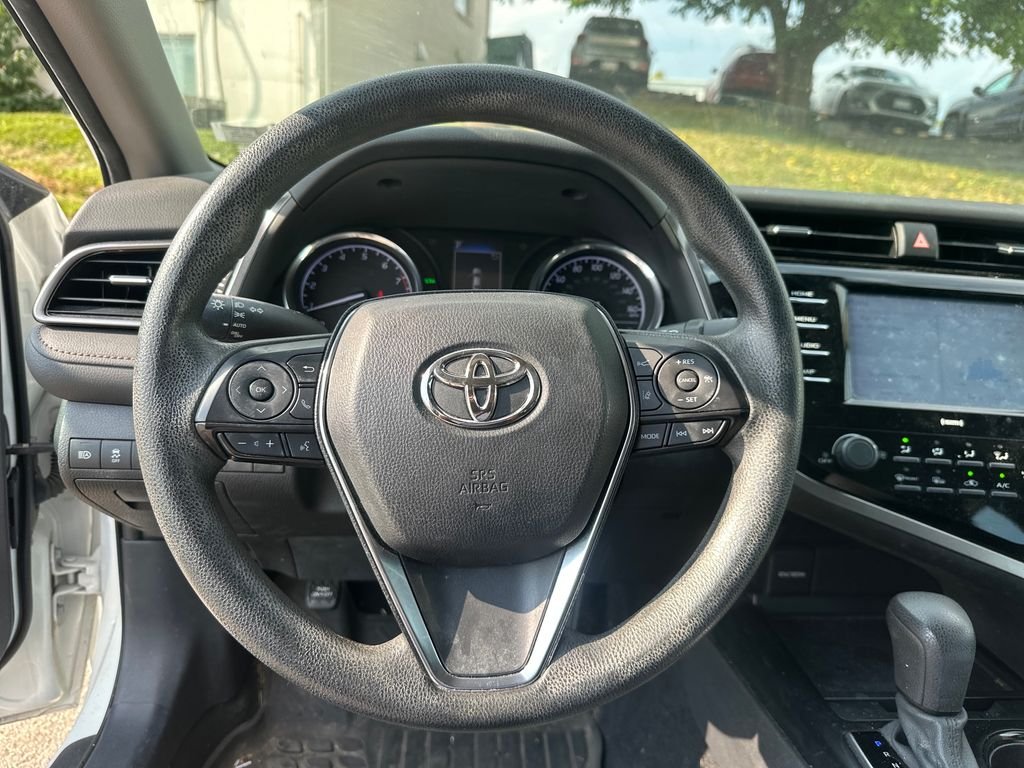 Used 2020 White Toyota LE image 11