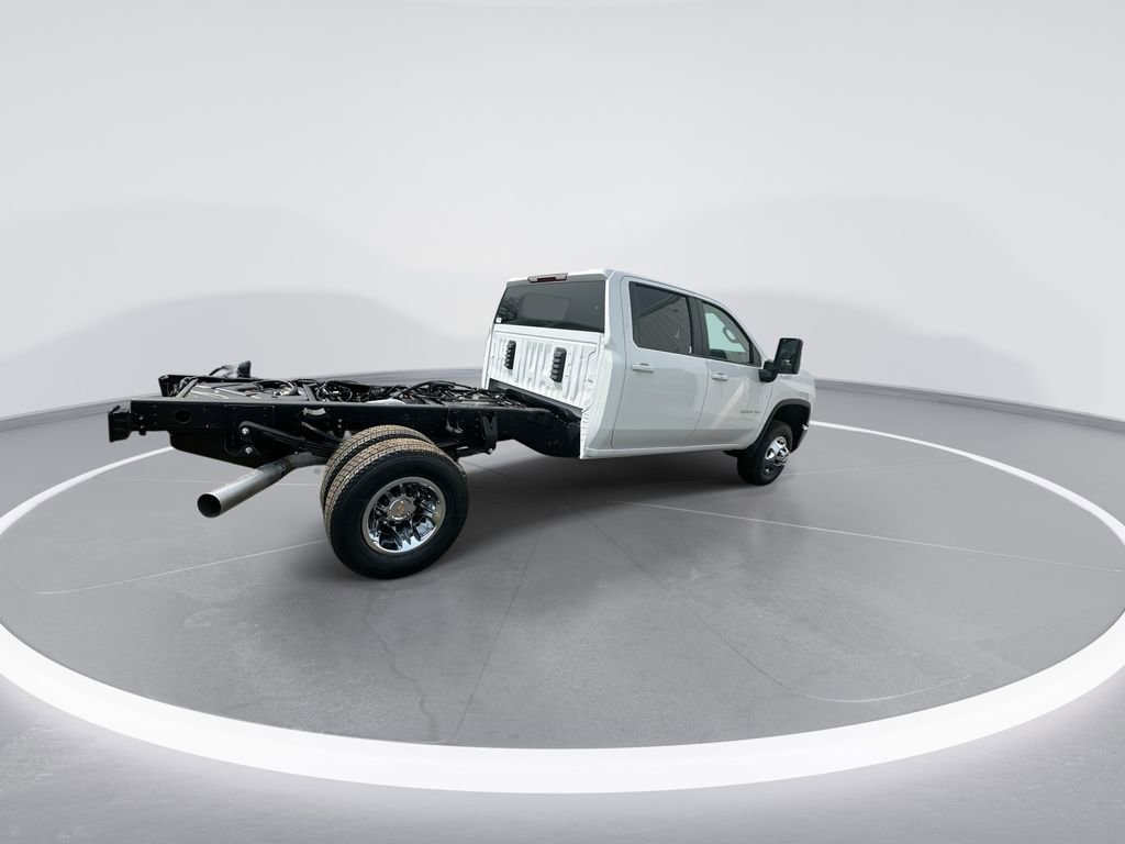 New 2026 Summit White Chevrolet LT image 8