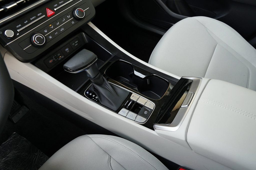 New 2026 Phantom Black Hyundai SE image 44