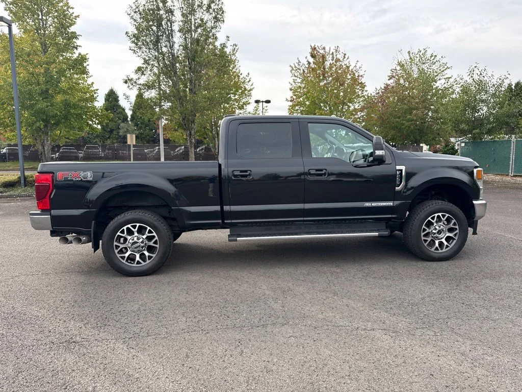 Used 2020 Black Metallic Ford Lariat image 8