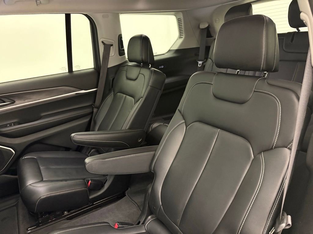 Used 2021 White Jeep Limited 4x4 image 34