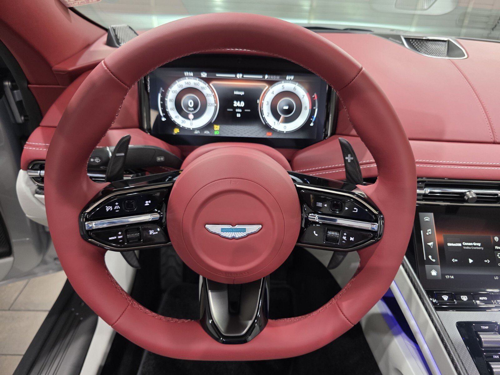 2026 Aston Martin DB12 Base - Photo 11