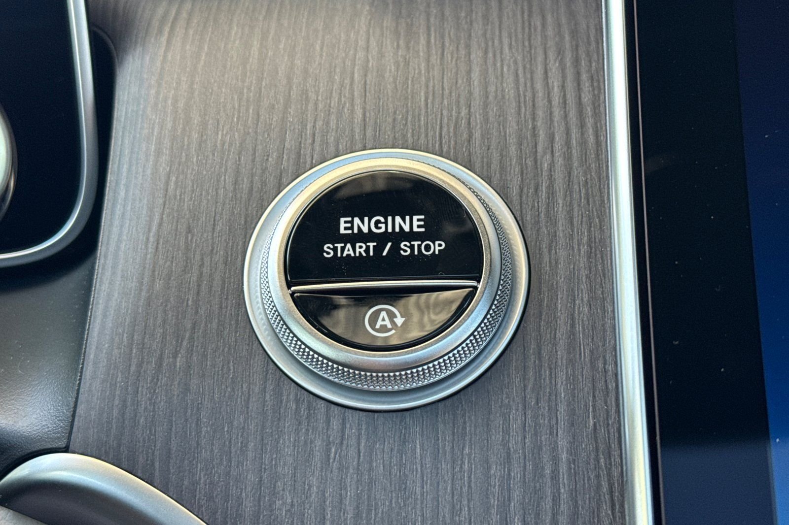 New 2026 Polar White Mercedes-Benz GLC 300 image 21