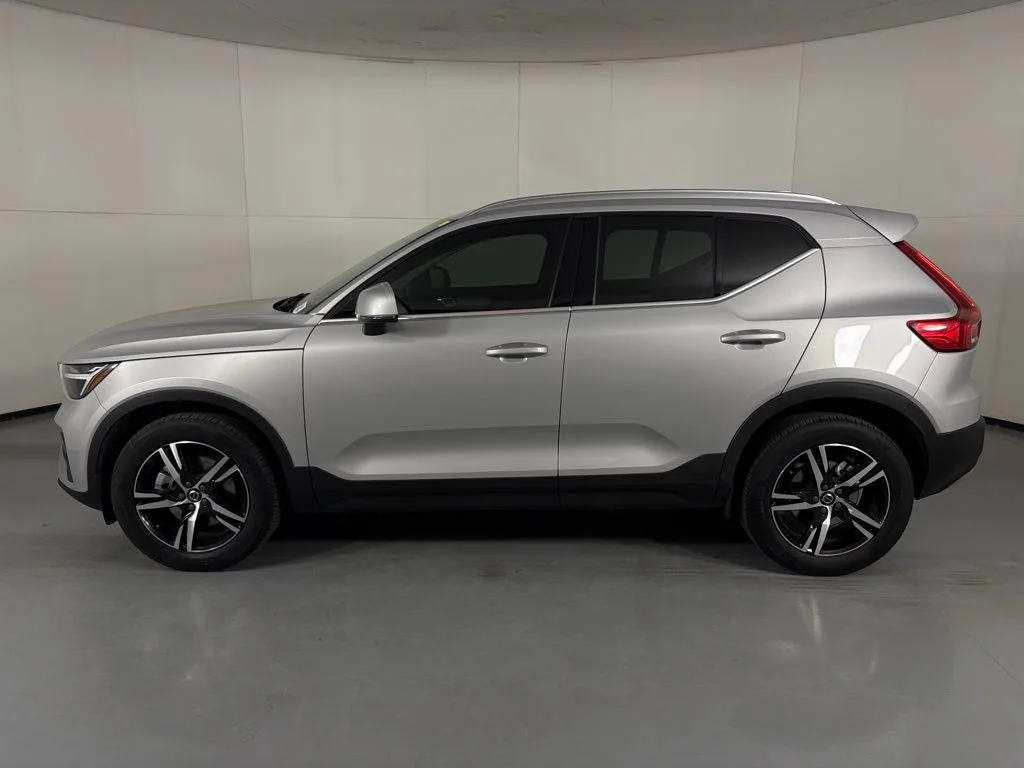 Used 2023 Silver Volvo Plus image 5