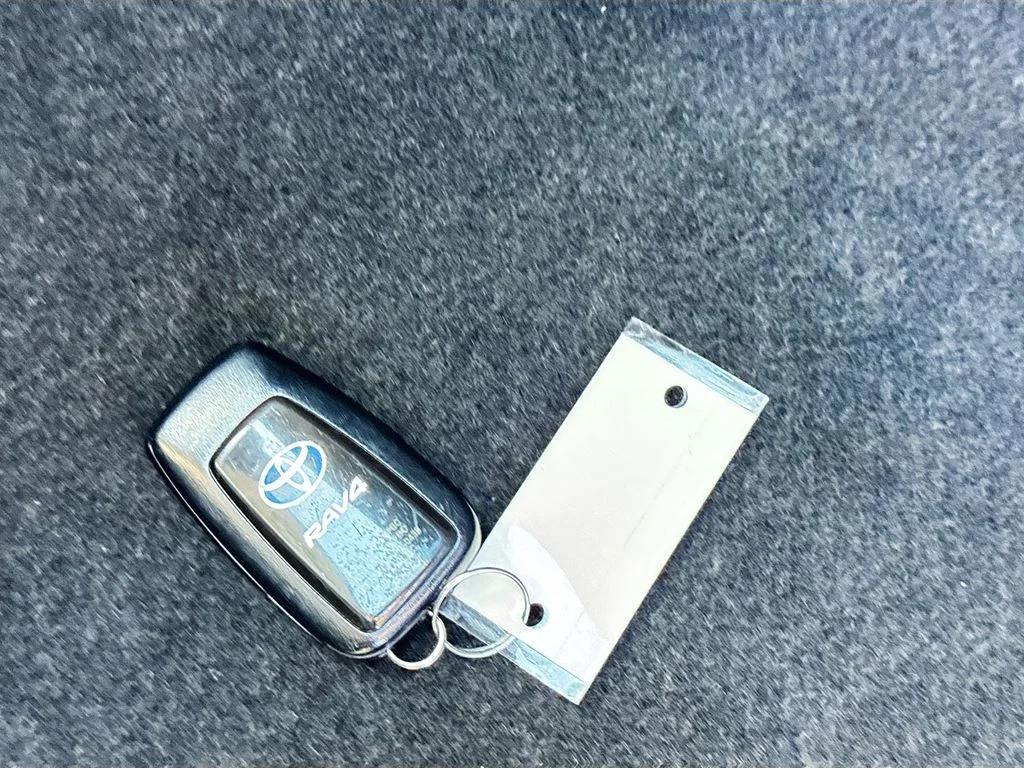 Used 2021 Gray Toyota XLE Premium image 37