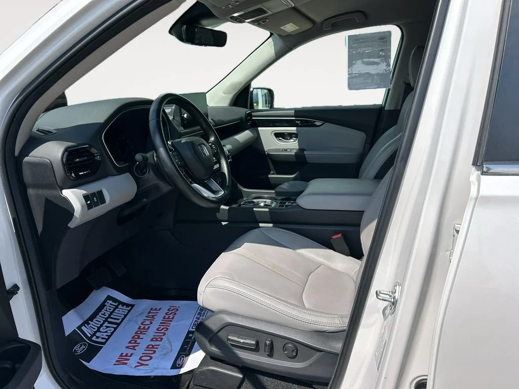 Used 2024 WHITE Honda EX-L 7 Passenger image 10
