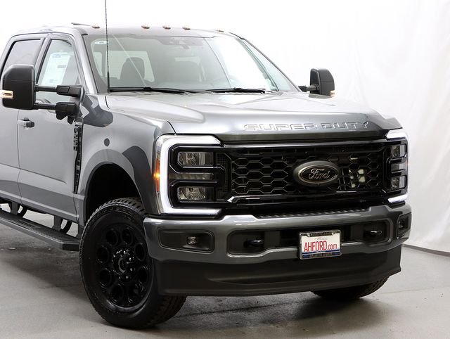 New 2026 Carbonized Gray Metallic Ford F-250® XLT image 2