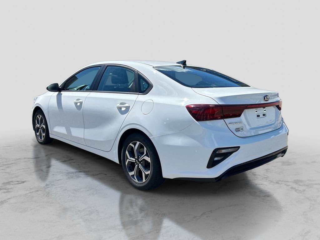 Used 2021 White Kia LXS image 3