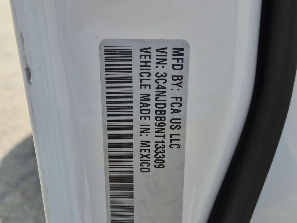 Used 2022 White Jeep Latitude image 26