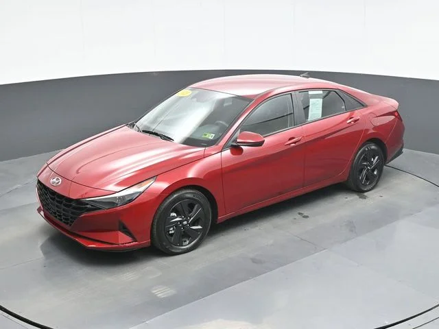 Used 2023 Red Hyundai SEL image 13