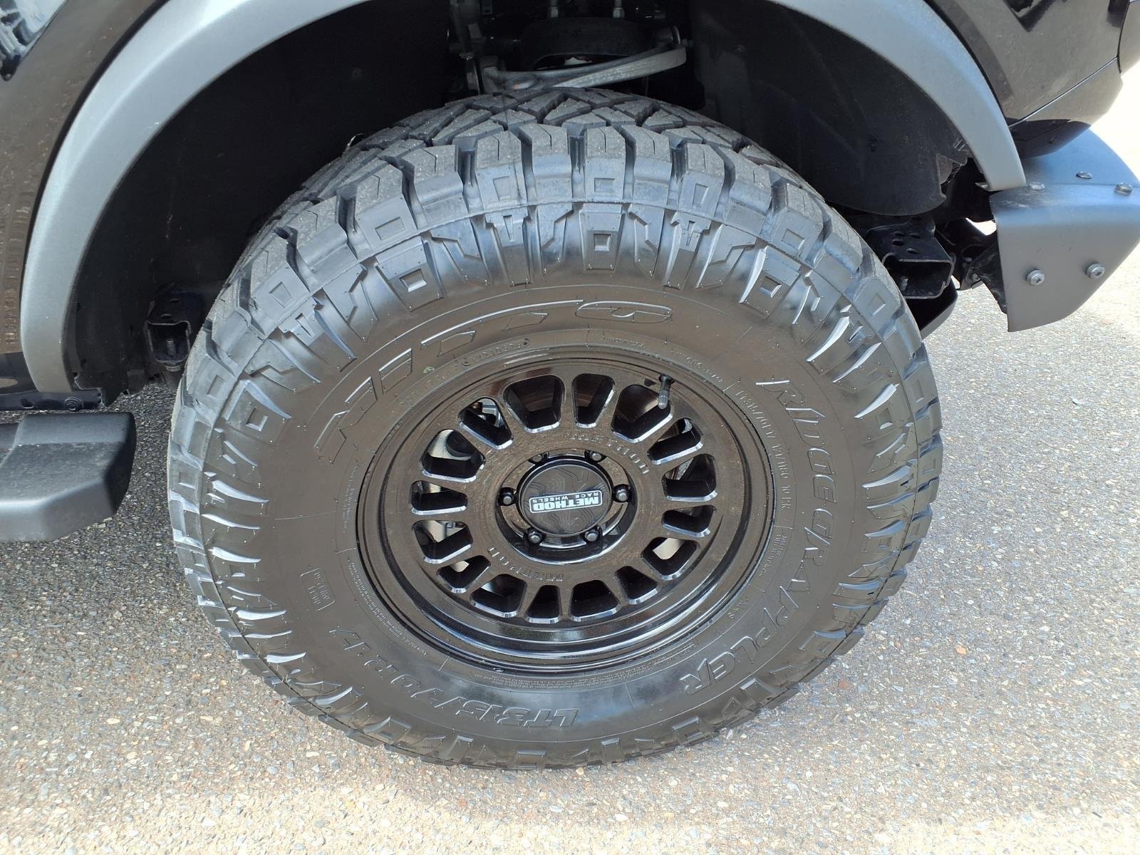 Used 2024 Shadow Black Ford Wildtrak image 11
